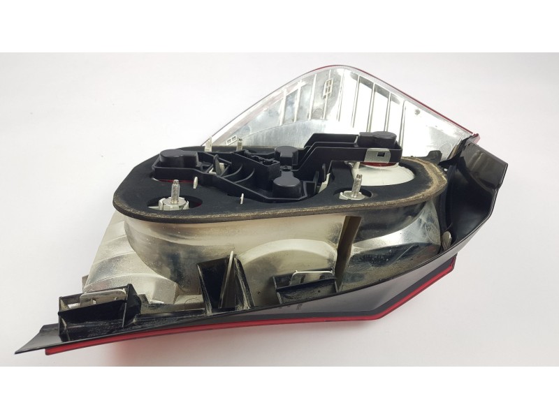 Recambio de piloto trasero derecho para bmw serie 1 berlina (e81/e87) 120d referencia OEM IAM 63210397035 134051.10 63216924502