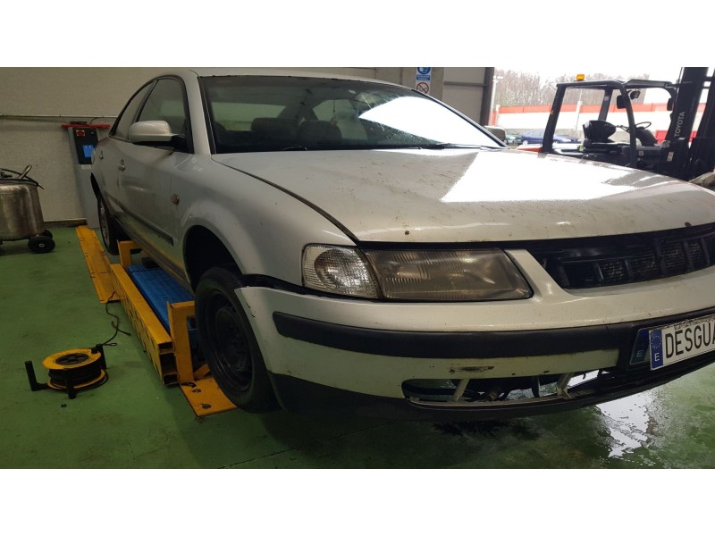 volkswagen passat berlina (3b2) del año 1996