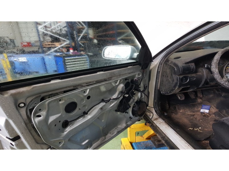 volkswagen passat berlina (3b2) del año 1996