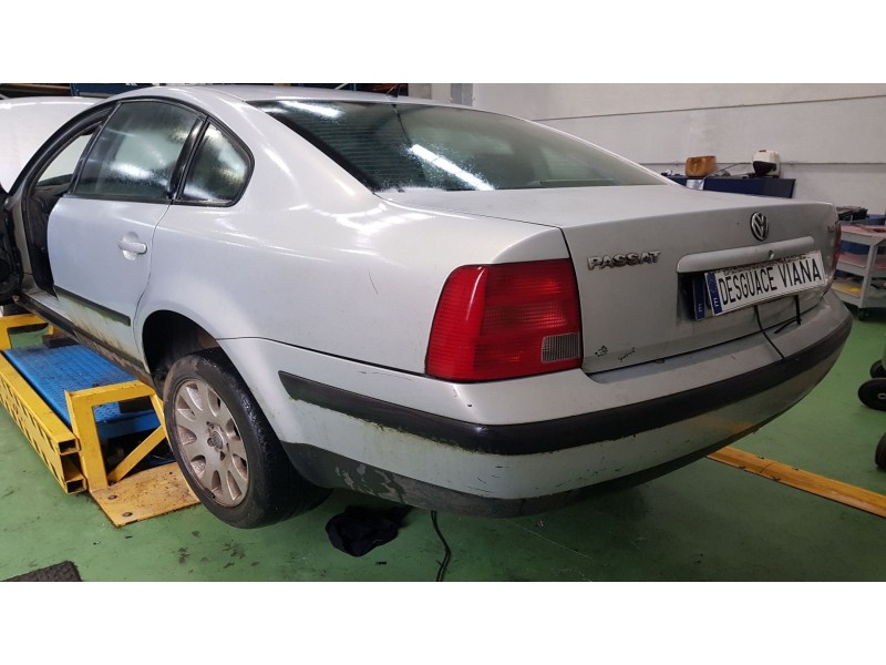 volkswagen passat berlina (3b2) del año 1996