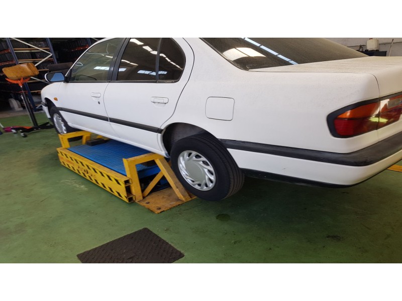 nissan primera berl./familiar (p10/w10) del año 1990