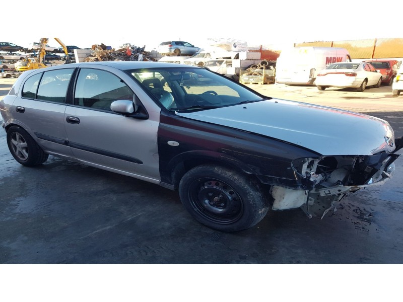 nissan almera ii hatchback (n16) del año 2000