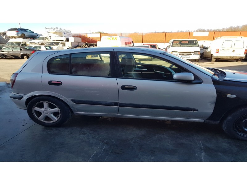 nissan almera ii hatchback (n16) del año 2000