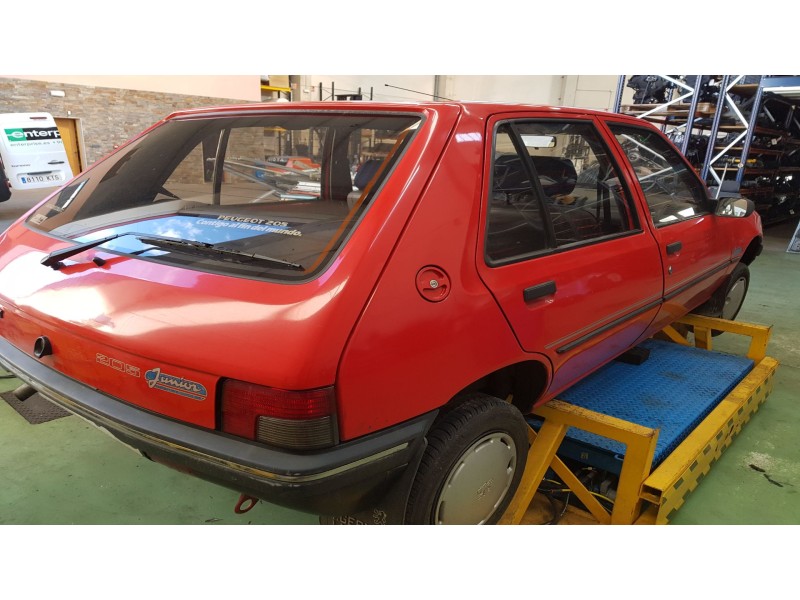 peugeot 205 furgón del año 1983