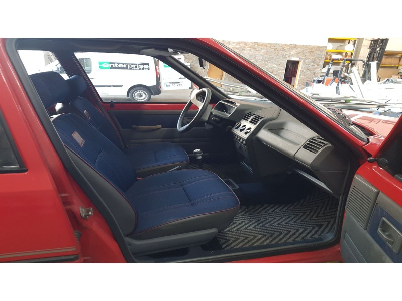 peugeot 205 furgón del año 1983