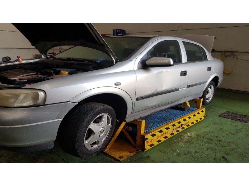 opel astra g berlina del año 1998