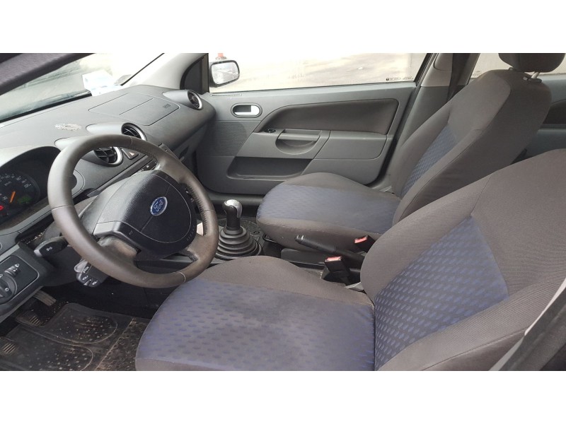 ford fiesta (cbk) del año 2001
