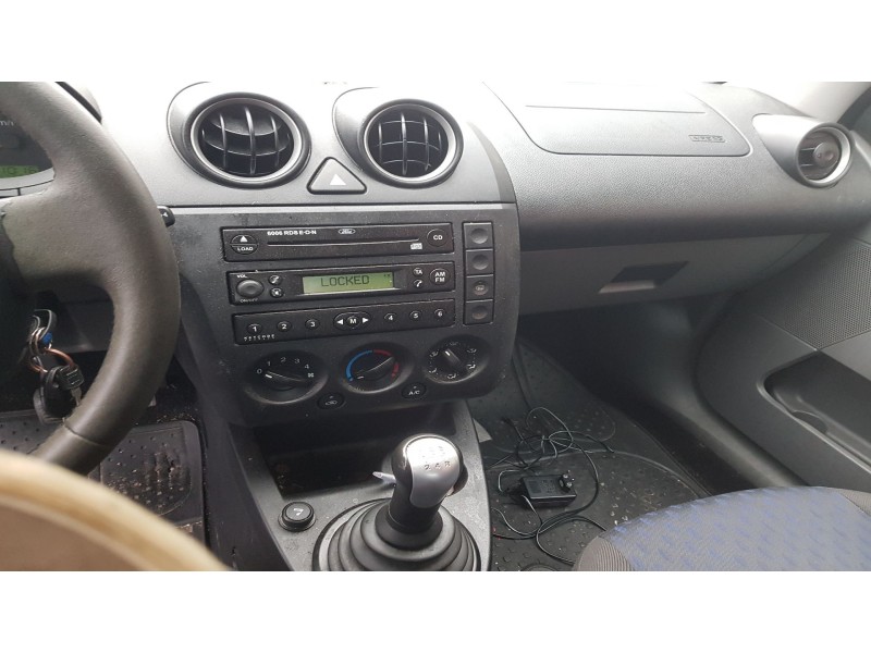 ford fiesta (cbk) del año 2001