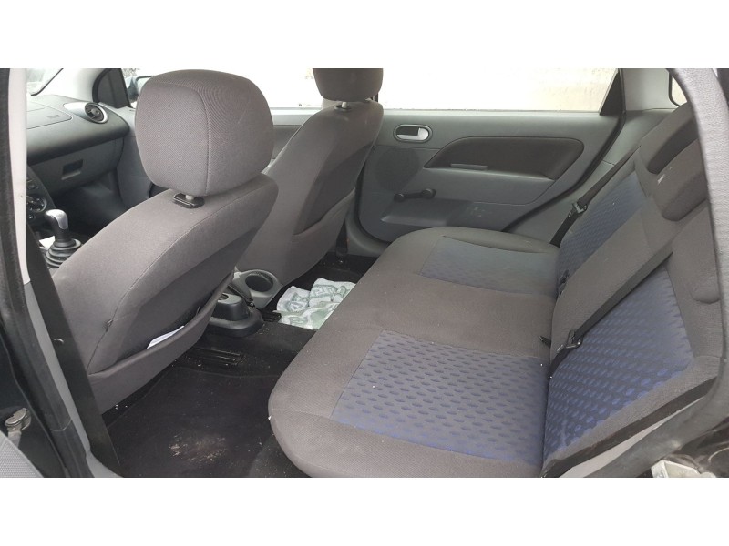 ford fiesta (cbk) del año 2001