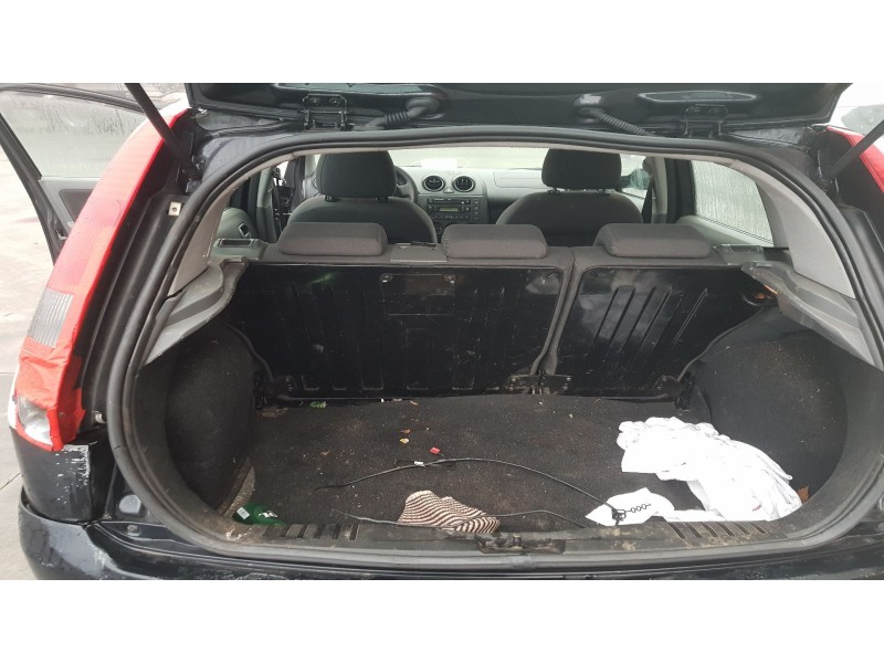 ford fiesta (cbk) del año 2001