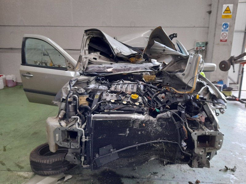 renault laguna ii (bg0) del año 2001