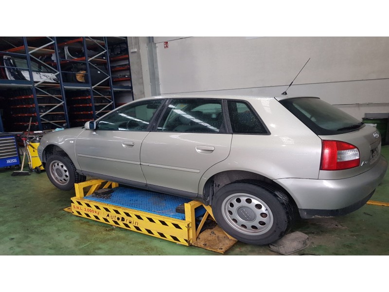 audi a3 (8l1) del año 2000