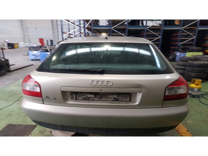 audi a3 (8l1) del año 2000