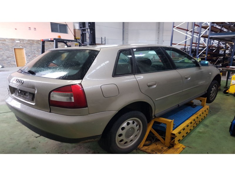audi a3 (8l1) del año 2000