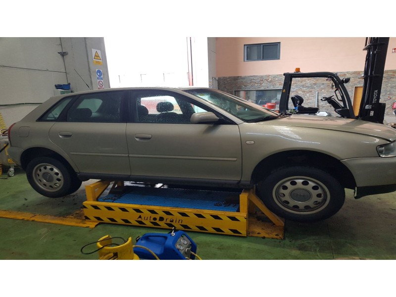 audi a3 (8l1) del año 2000