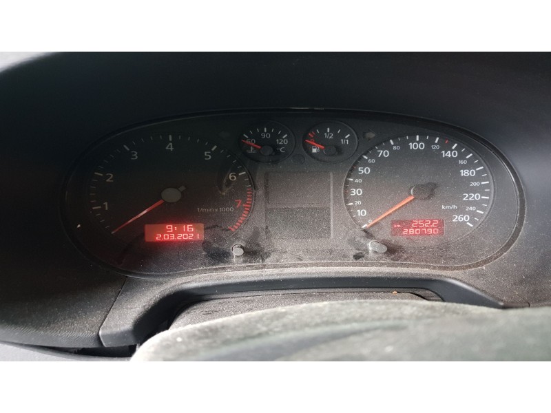 audi a3 (8l1) del año 2000