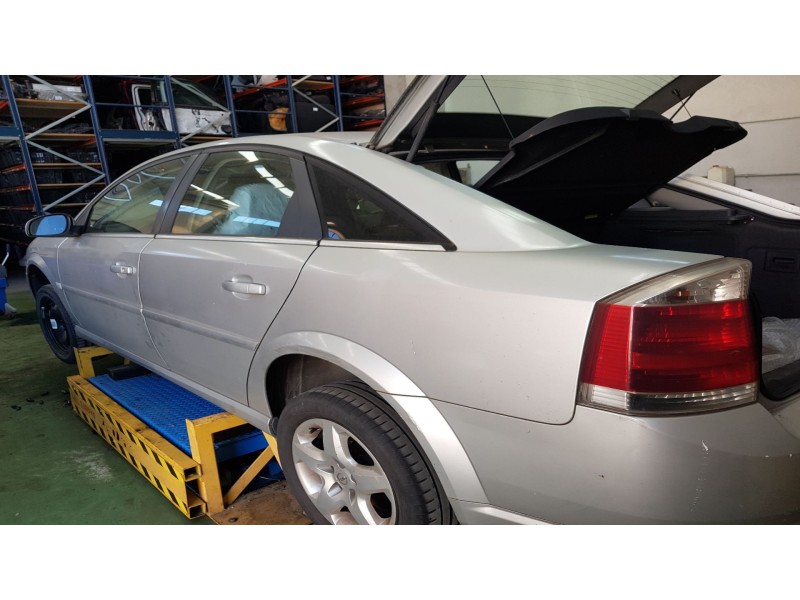 opel vectra c berlina del año 2005