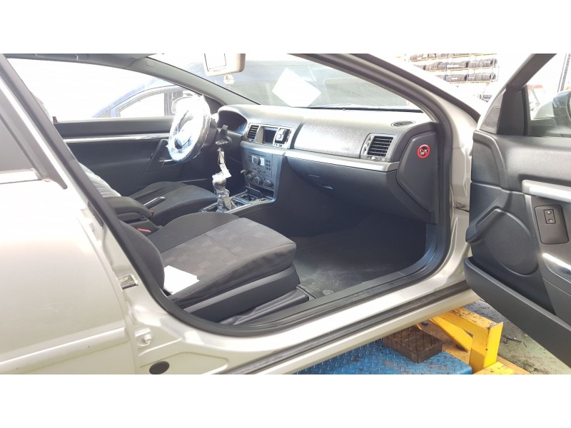 opel vectra c berlina del año 2005