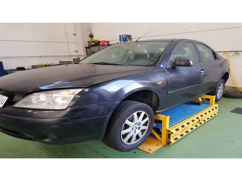 ford mondeo iii sedán (b4y) del año 2001