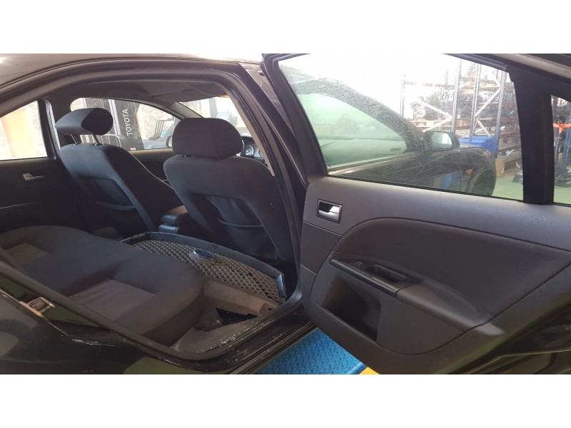 ford mondeo iii sedán (b4y) del año 2001