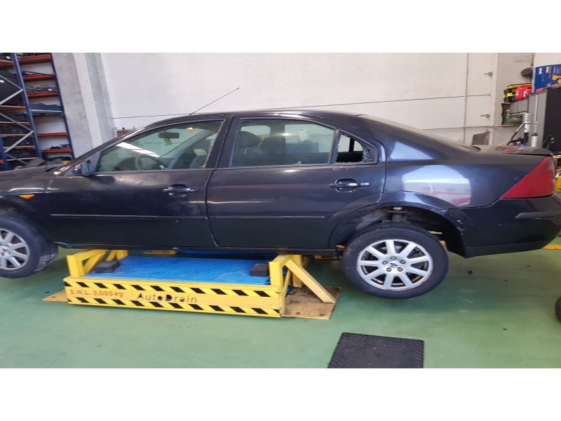 ford mondeo iii sedán (b4y) del año 2001