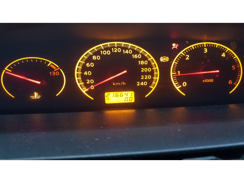 nissan primera berlina (p12) del año 2003