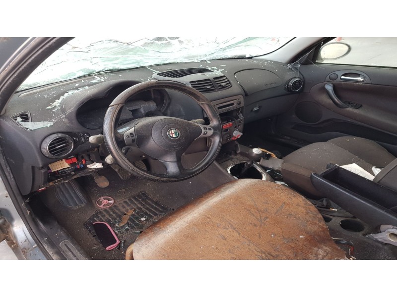 alfa romeo 147 (190) del año 2001