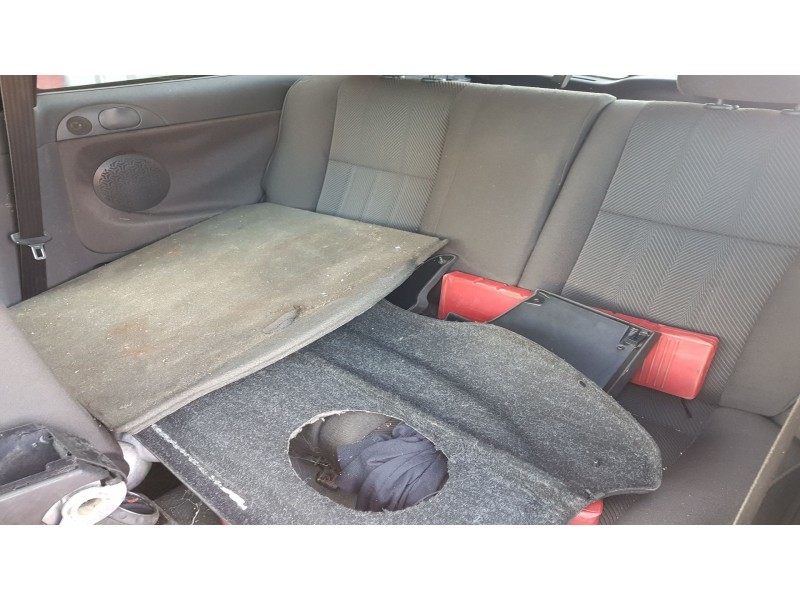 alfa romeo 147 (190) del año 2001