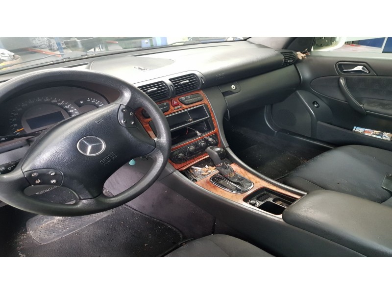 mercedes clase c (w203) berlina del año 2000