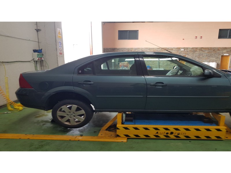 ford mondeo iii sedán (b4y) del año 2001