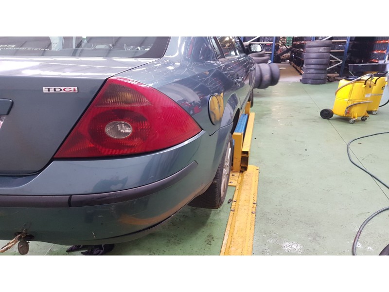 ford mondeo iii sedán (b4y) del año 2001