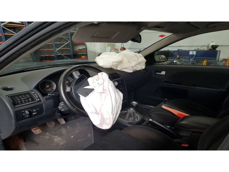ford mondeo iii sedán (b4y) del año 2001