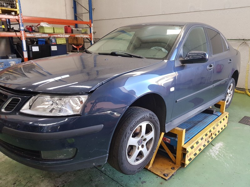 saab 9-3 berlina del año 2002