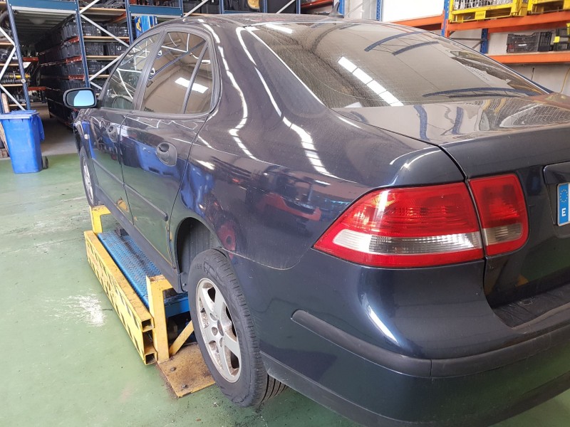 saab 9-3 berlina del año 2002