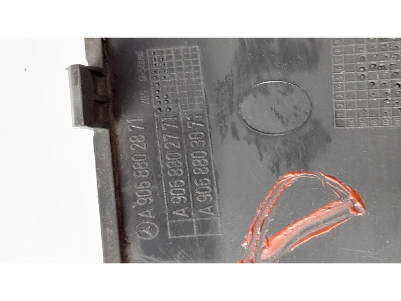 Recambio de molduras traseras para mercedes sprinter 3,5-t furgón (906) 316 cdi referencia OEM IAM A9068802871  