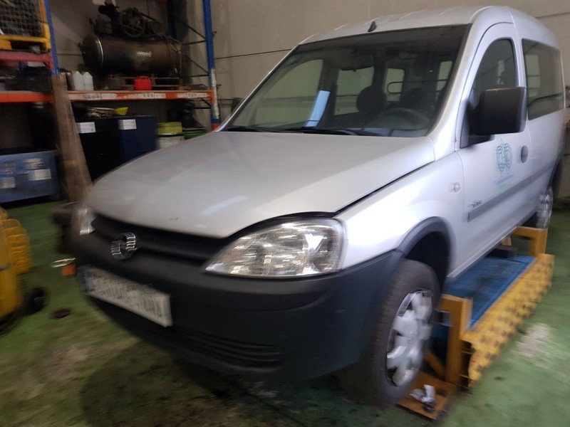 opel combo (corsa c) del año 2001