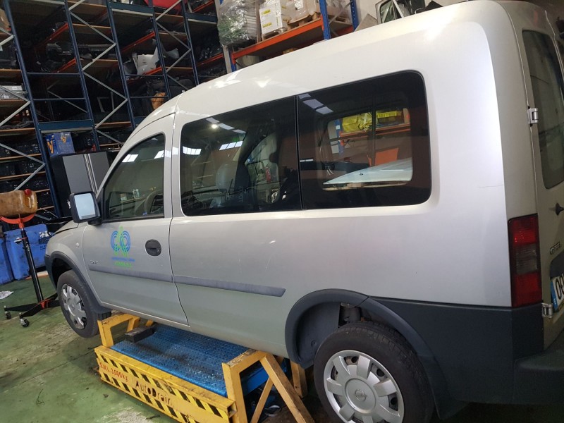 opel combo (corsa c) del año 2001
