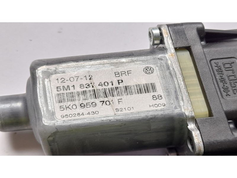 Recambio de motor elevalunas delantero izquierdo para volkswagen golf plus (521) advance referencia OEM IAM 0130822451 5M1837401