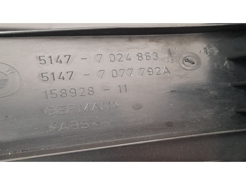 Recambio de moldura para bmw serie 5 berlina (e60) 535 d referencia OEM IAM 51477024863 51477077792A 15892811