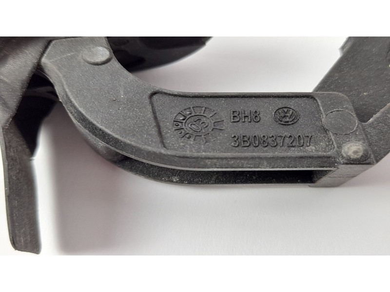 Recambio de maneta exterior delantera derecha para seat cordoba berlina (6l2) 1.4 16v referencia OEM IAM 3B0837207  