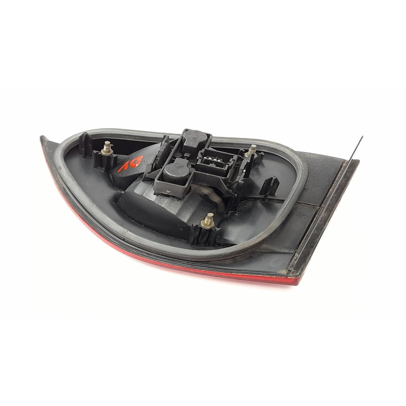 Recambio de piloto trasero izquierdo interior para renault megane i classic (la0) 1.9 dti (la08, la0n) referencia OEM IAM 770042