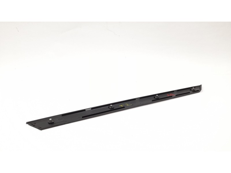 Recambio de moldura para bmw serie 3 berlina (e46) 320d referencia OEM IAM 8213995  