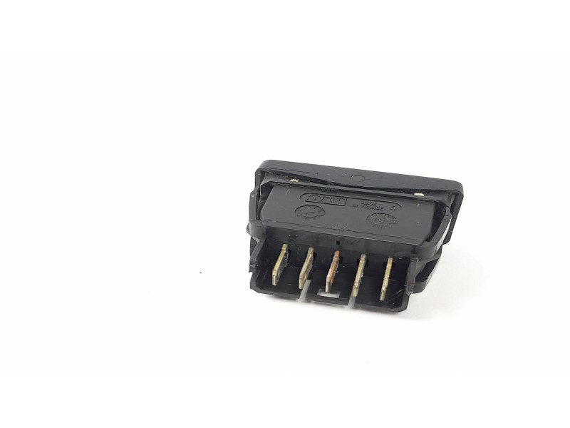 Recambio de mando elevalunas delantero izquierdo para citroen saxo 1.5 diesel referencia OEM IAM   