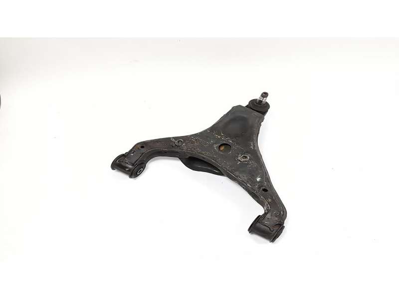 BRAZO SUSPENSION INFERIOR DELANTERO DERECHO A9063304007 A9063304107 