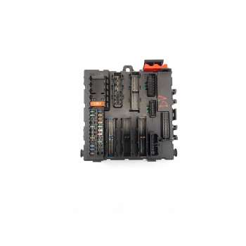 CAJA RELES / FUSIBLES 12804331 460023260 519070106