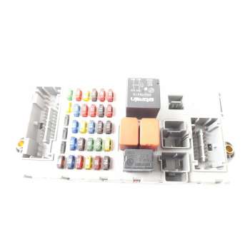 CAJA RELES / FUSIBLES 46788428 46520600 406626