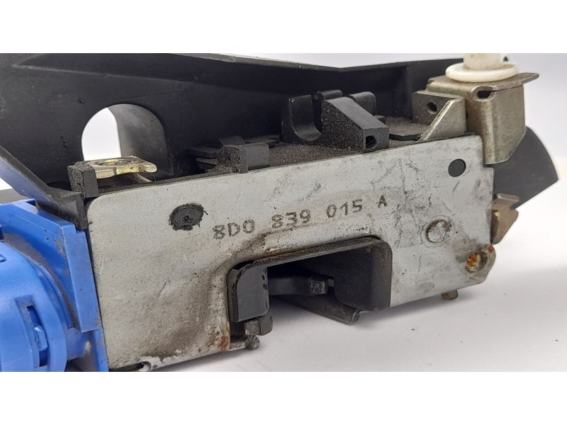 Recambio de cerradura puerta trasera izquierda para audi a3 (8l1) 1.6 fastback referencia OEM IAM 8D0839015A  