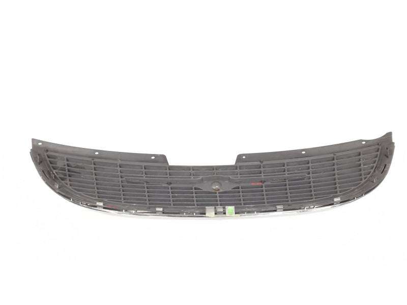 Recambio de rejilla delantera para chrysler voyager (rg) 2.4 cat referencia OEM IAM 4857522AA  