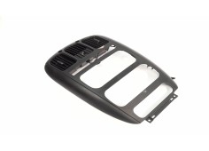 Recambio de rejilla del aire delantera central para chrysler voyager (rg) 2.4 cat referencia OEM IAM P12221076A  