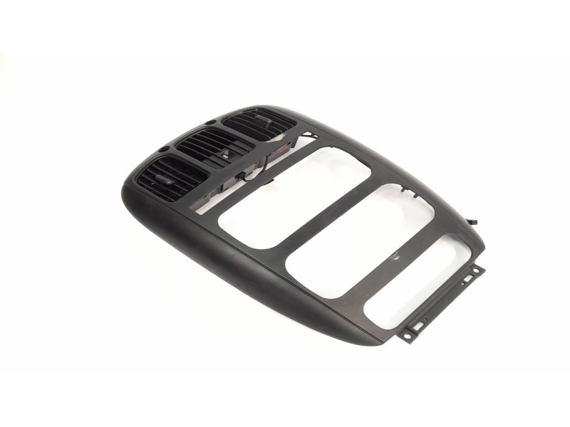 Recambio de rejilla del aire delantera central para chrysler voyager (rg) 2.4 cat referencia OEM IAM P12221076A  